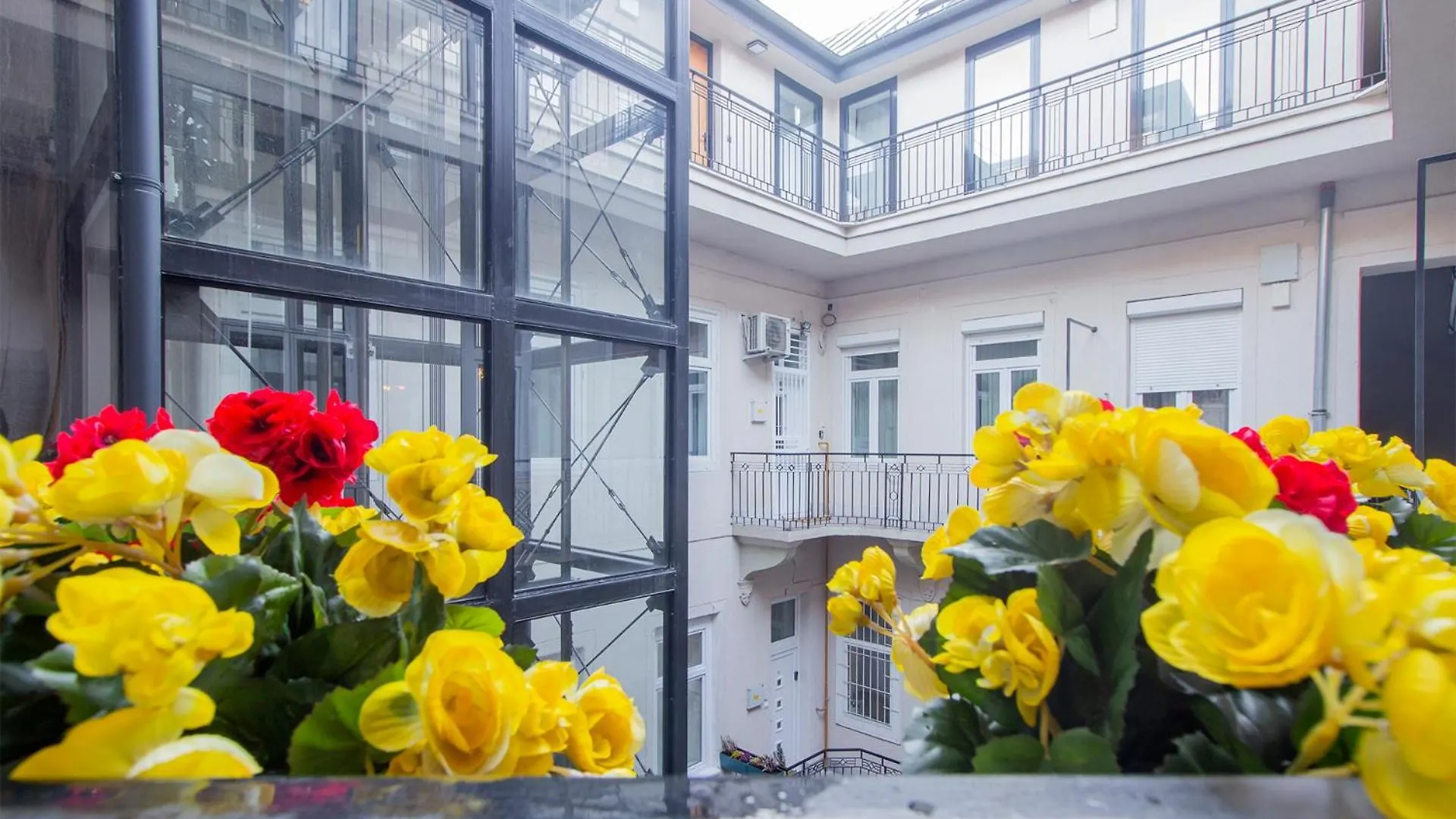 Kalvin 2Bdr Apartment With Ac Budapest 0*,  Hungary