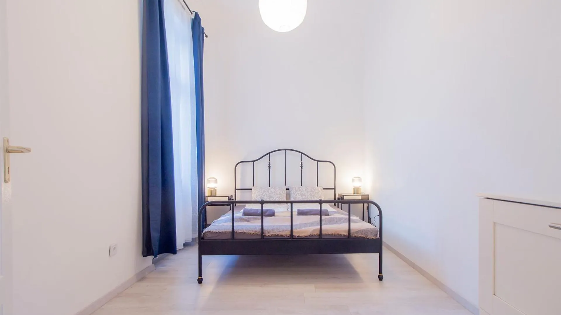 Kalvin 2Bdr Apartment With Ac Budapest Hungary