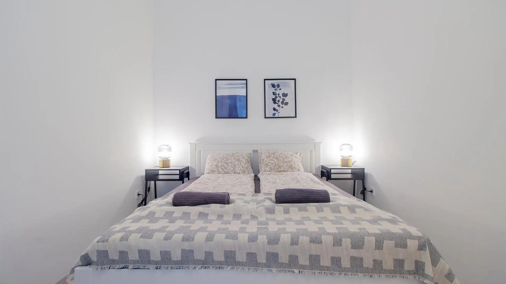 Kalvin 2Bdr Apartment With Ac Budapest 0*,  Hungary