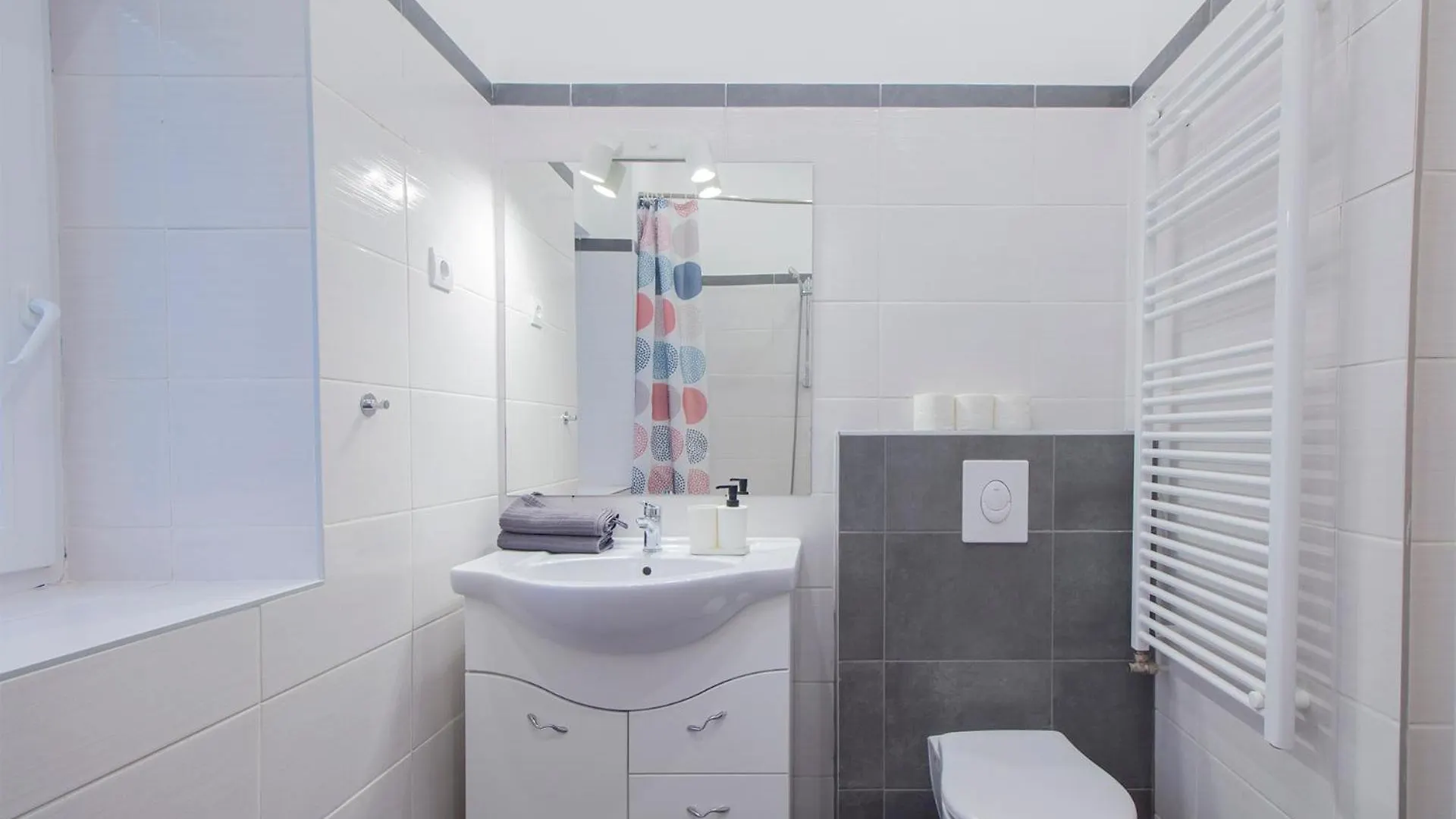 Kalvin 2Bdr Apartment With Ac Budapest 0*,  Hungary